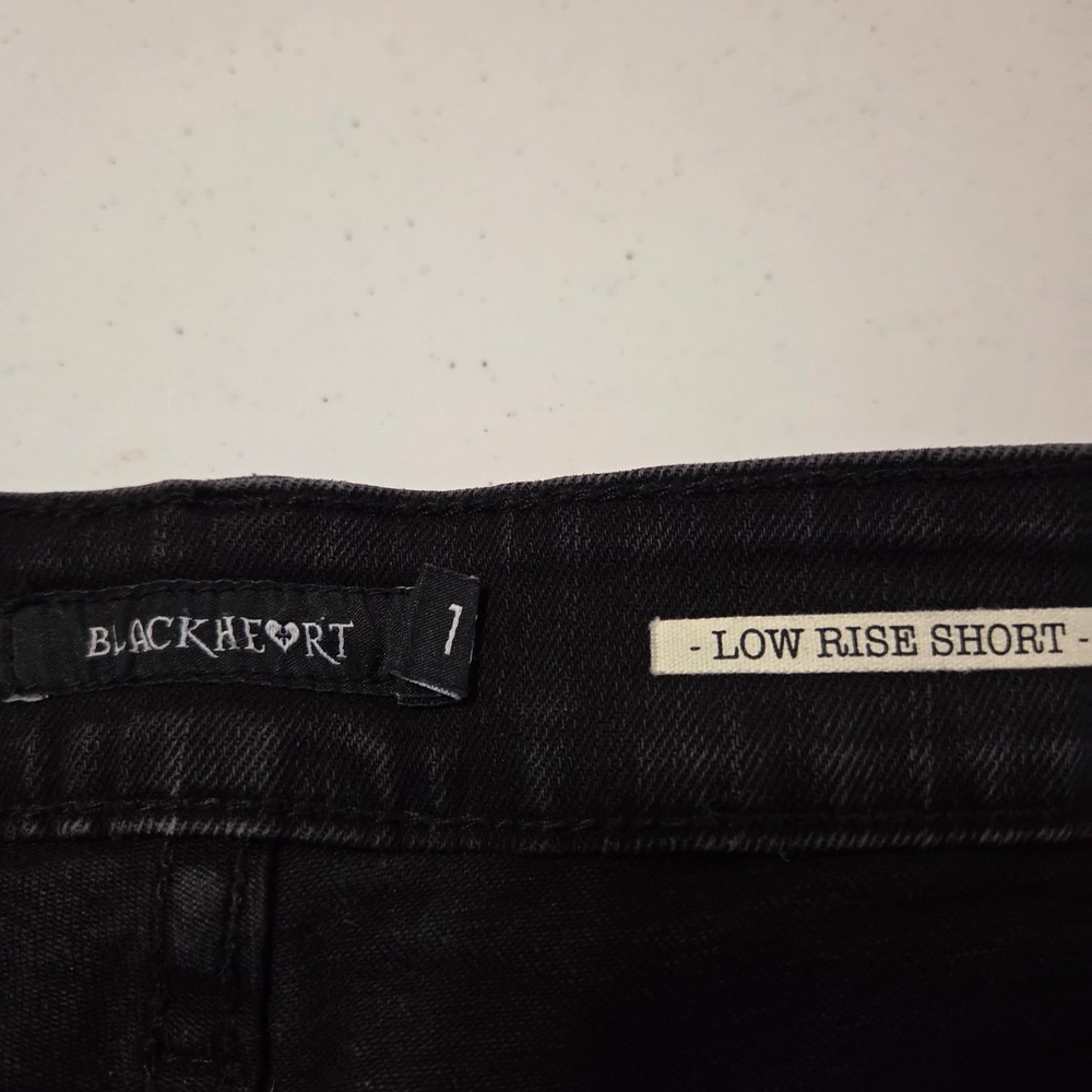 Blackheart Skull & Rose Embroidered Low Rise Size 11 Black Shorts - Picture 6 of 8